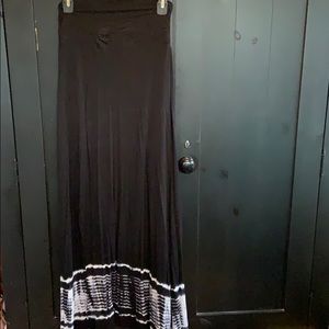 Black maxi skirt - Size Small